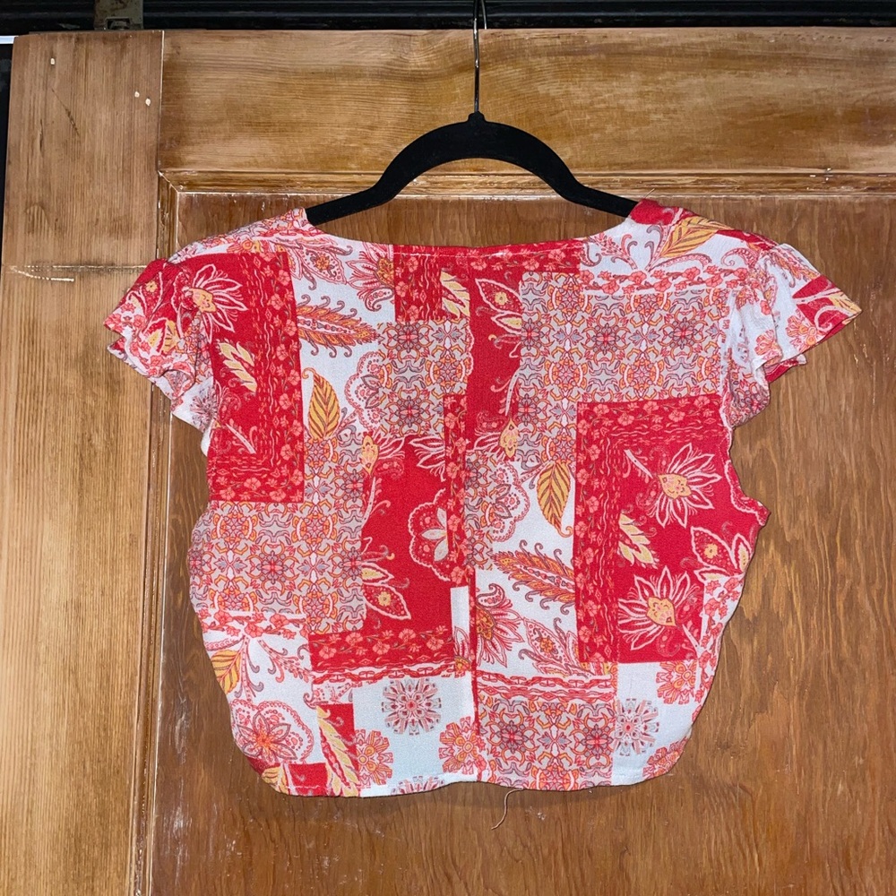 Red Pattern Crop Top - Picture 2 of 3